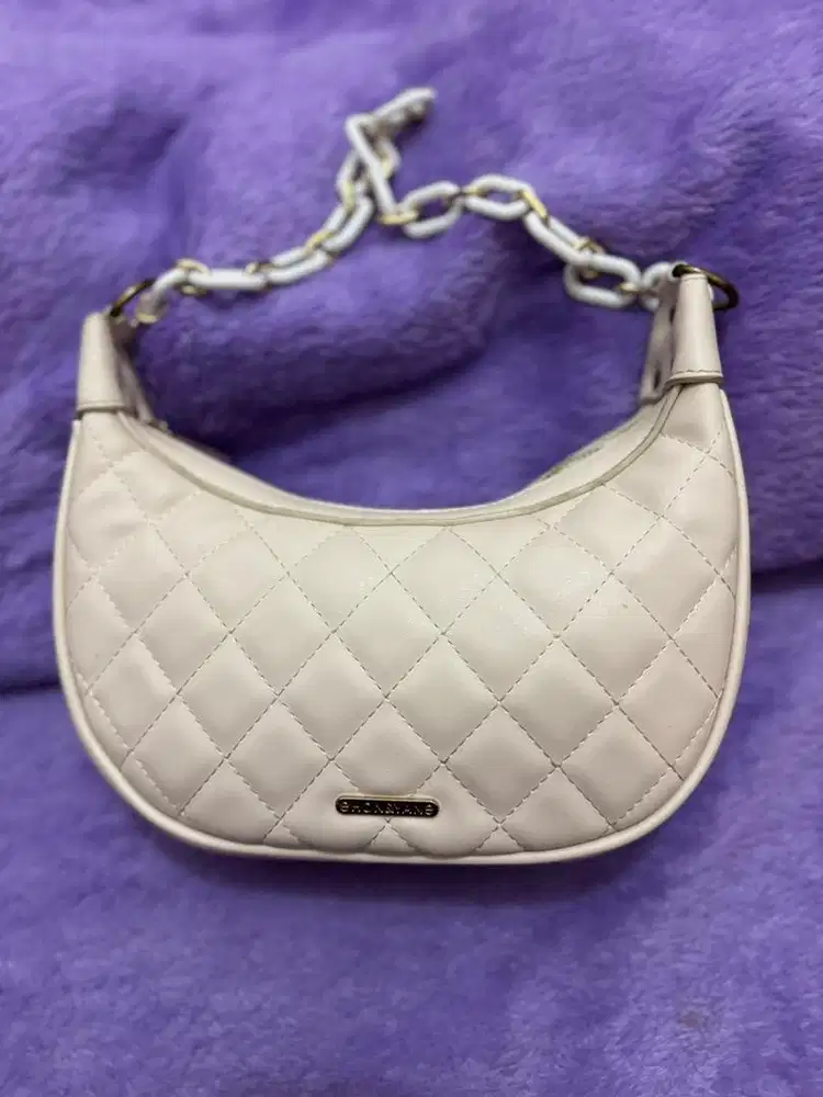 Preloved Hon & Yan
