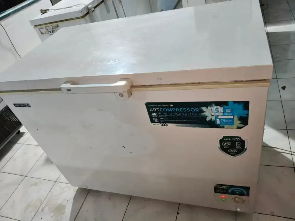 Freezer Box Artugo 330L normal no kendala