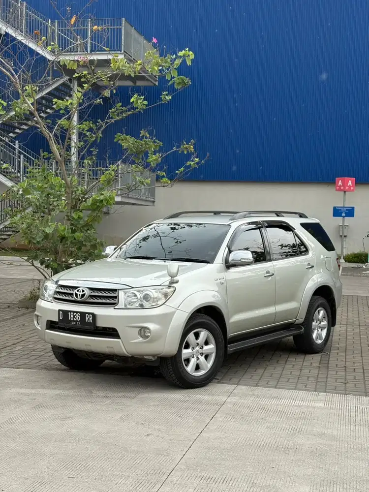 Toyota Fortuner G Luxury 2010 Bensin