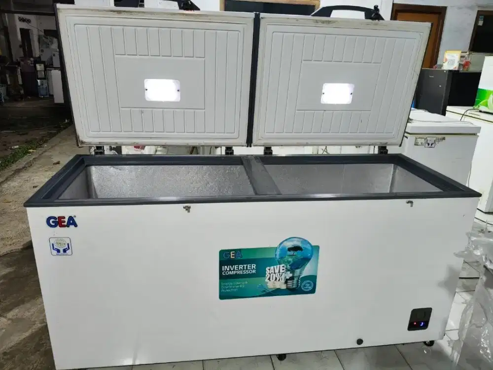 Freezer Box Gea 600L normal no kendala orisinil