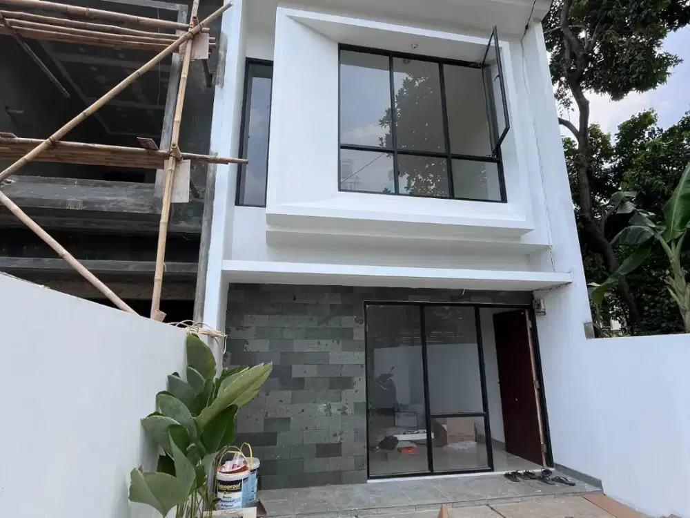 RUMAH MEWAH 900 JUTA TANAH SUPER LUAS AKSES DEKAT JALAN RAYA