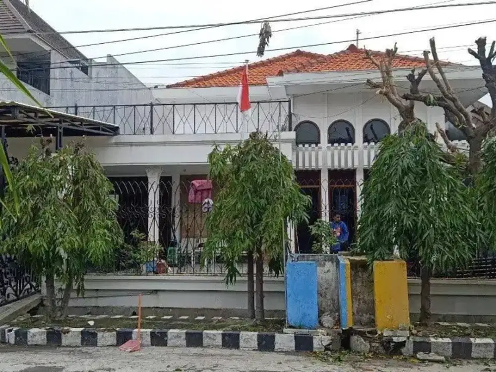 RUMAH DI KERTAJAYA INDAH STRATEGIS, GARASI+CARPORT 4 MOBIL