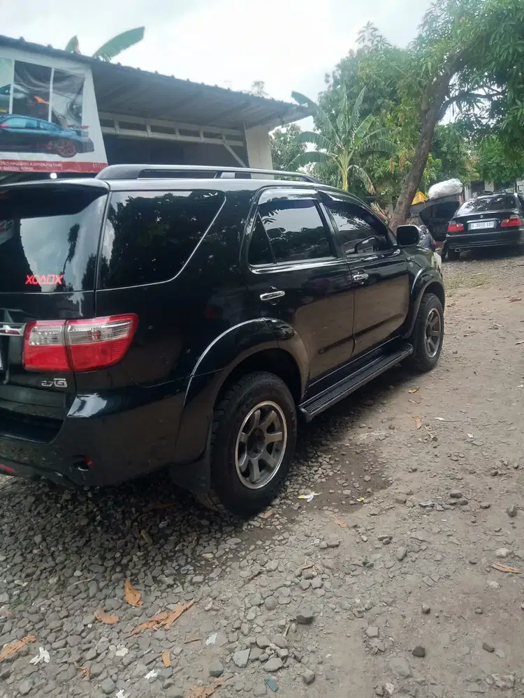 Toyota Fortuner 2011 Bensin