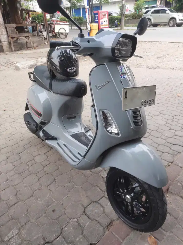 Vespa LXS 125 KM rendah
