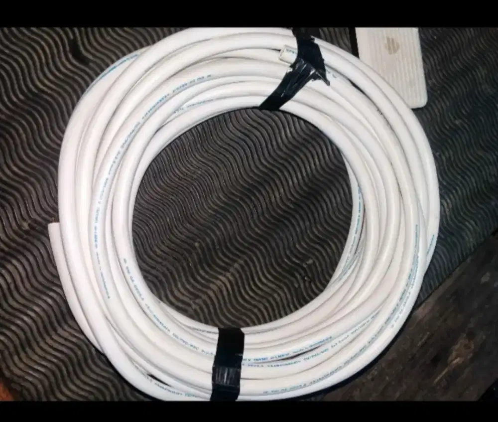 Kabel 3x2,5 NYMSNI 04-6629.4 kabelmetal CU/PVC/PVC 3x2.5mm²