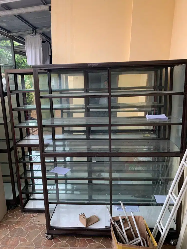 Etalase 2m x 2,5 m