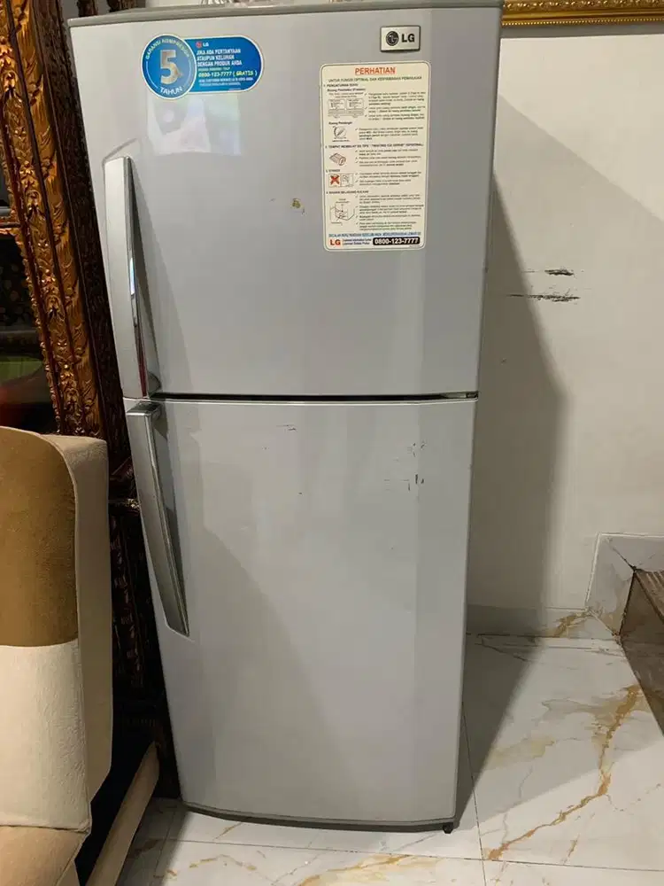 Kulkas 2 pintu merek LG
