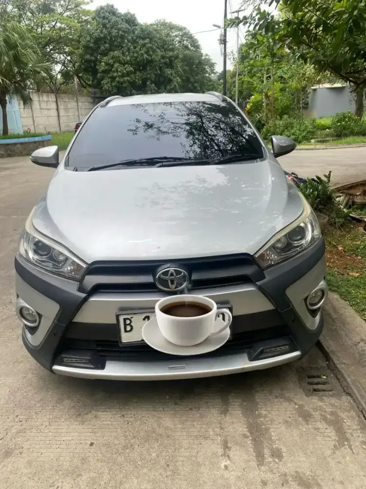 Di jual mobil second yaris heykers 2017