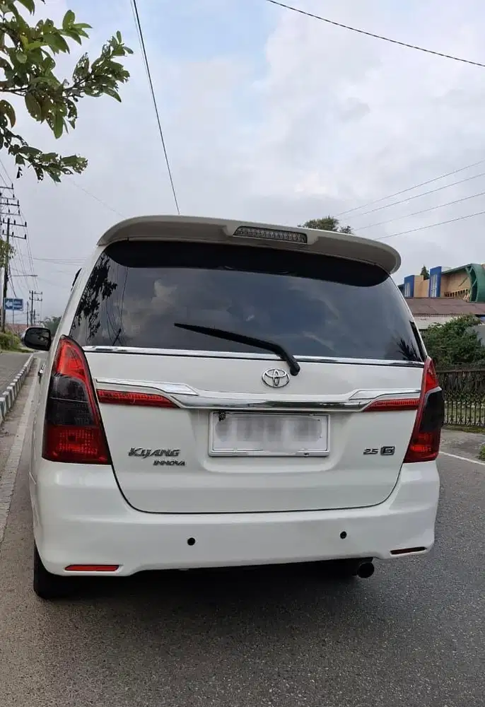 INNOVA DIESEL MATIC TYPE G BARONG 2.5 CC TH 2014  DOUBLE AIRBAG