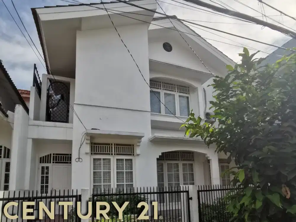 Rumah cantik dengan taman di Bintaro sektor 5