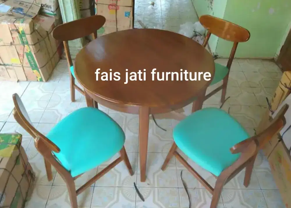Meja makan bundar jati dan meja cafe