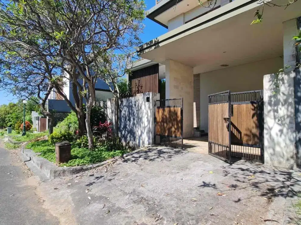 Villa fully furnished with ocean view di Pecatu Graha Bali
