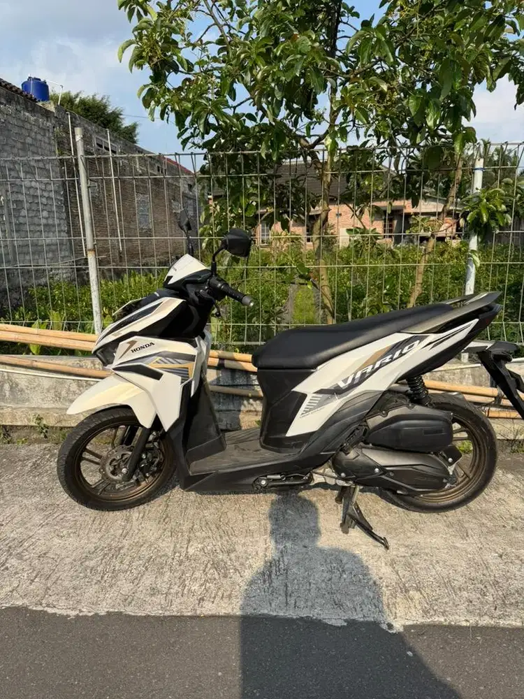 VARIO 125 2023 AB SLEMAN