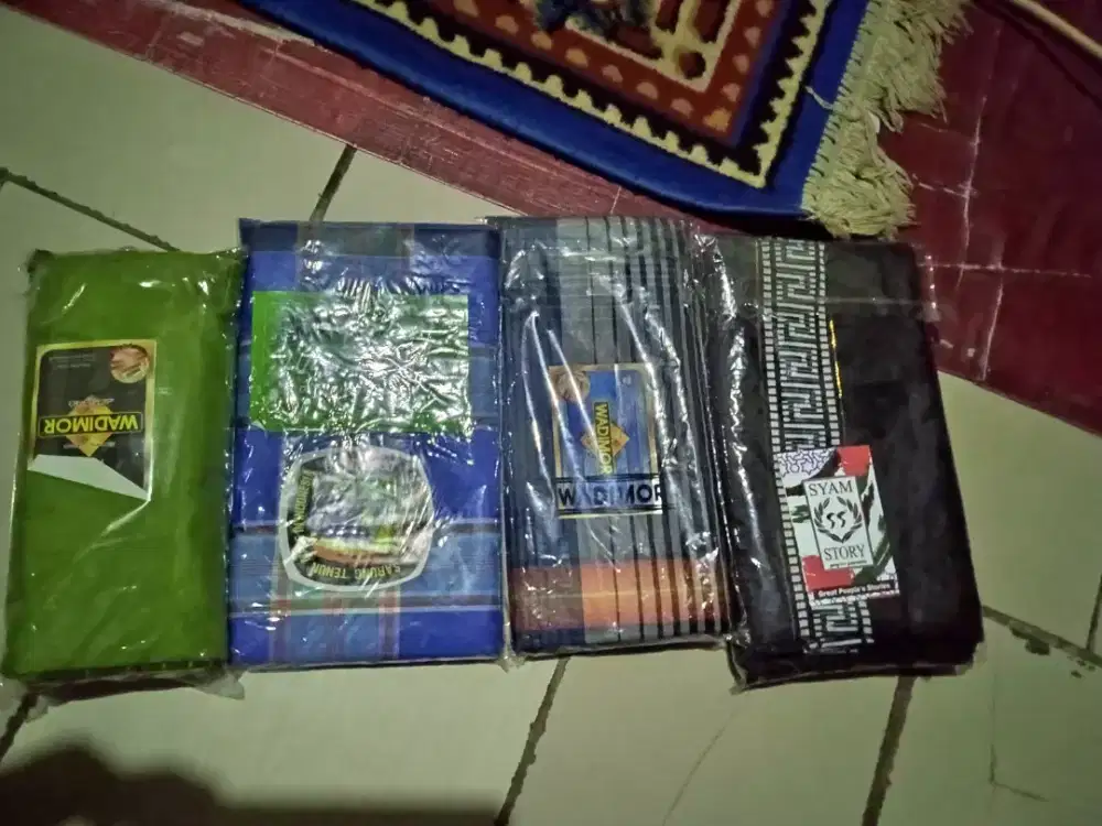 Sarung baru masih segel