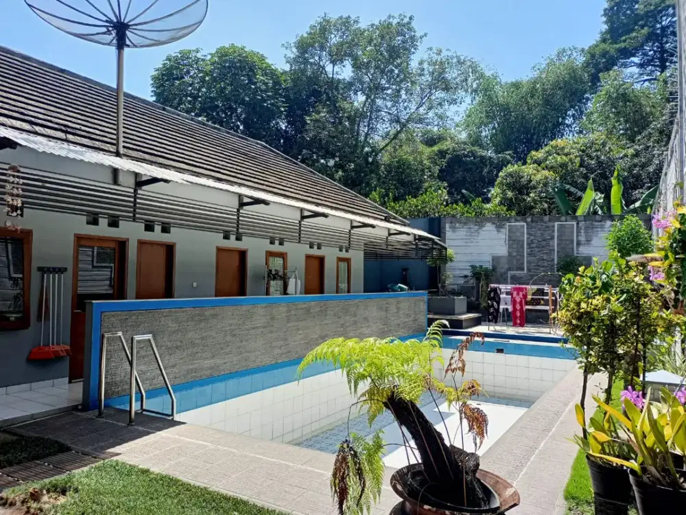 Rumah Luas Ada Kolam Renang di Sayap Pasteur Bandung