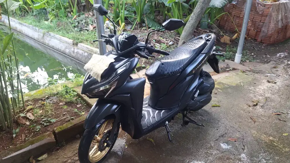 HONDA VARIO 150 KEYLESS ABS HITAM