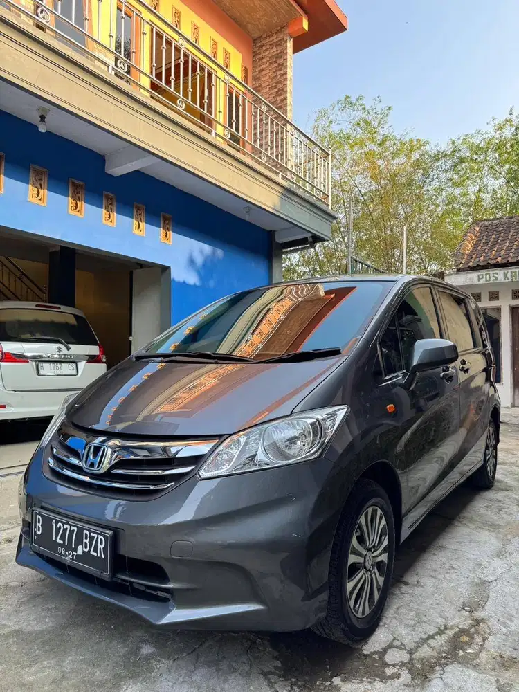 DIJUAL Honda Freed GB3 1.5 SD AT 2012 Abu Metalik