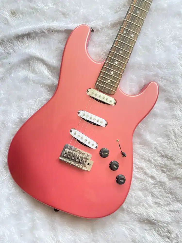 Gitar fender stratocaster metalic pink