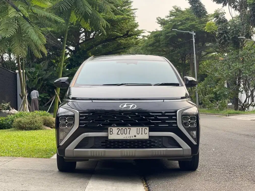HYUNDAI STARGAZER PRIME CAPT SEAT 2022 HITAM LOW KM FULLSET