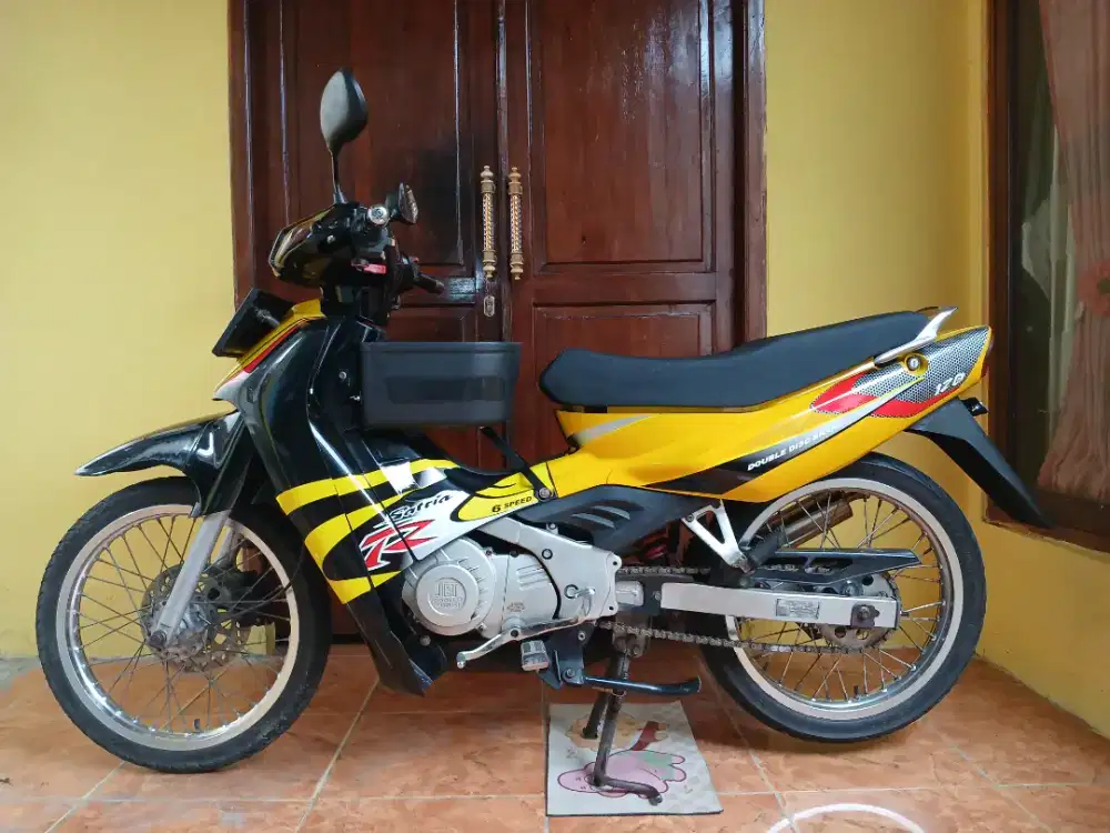 Suzuki Satria Lumba 2002 Hitam Kuning
