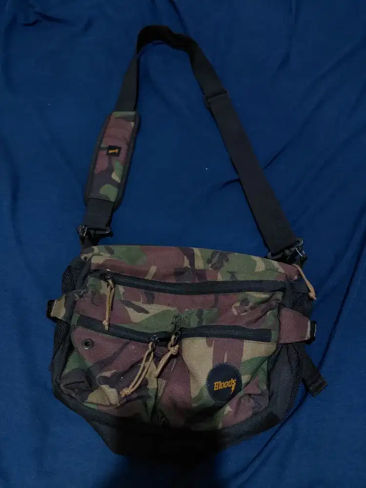 Tas sling bag ( bloods )