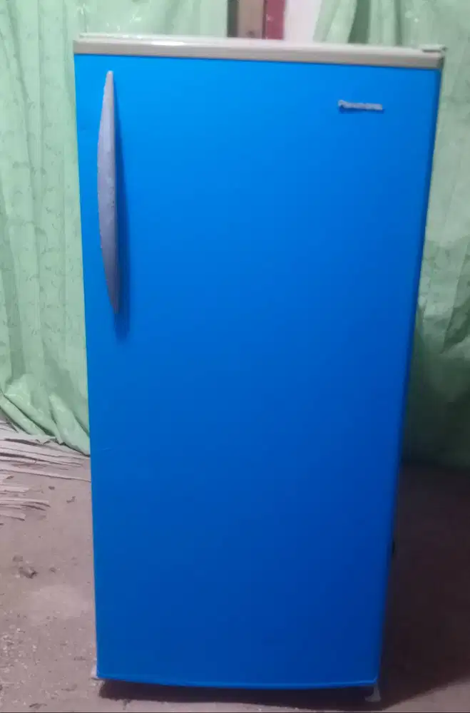 Kulkas 1 pintu PANASONIC TANTO.Mesin ori pabrik belum pernah rusak