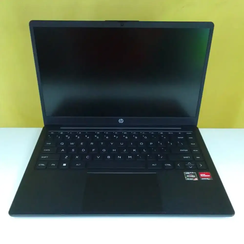 Laptop Gaming HP 14 Ryzen 5-7520U Ram 8GB ssd 512 VGA Radeon brgaransi