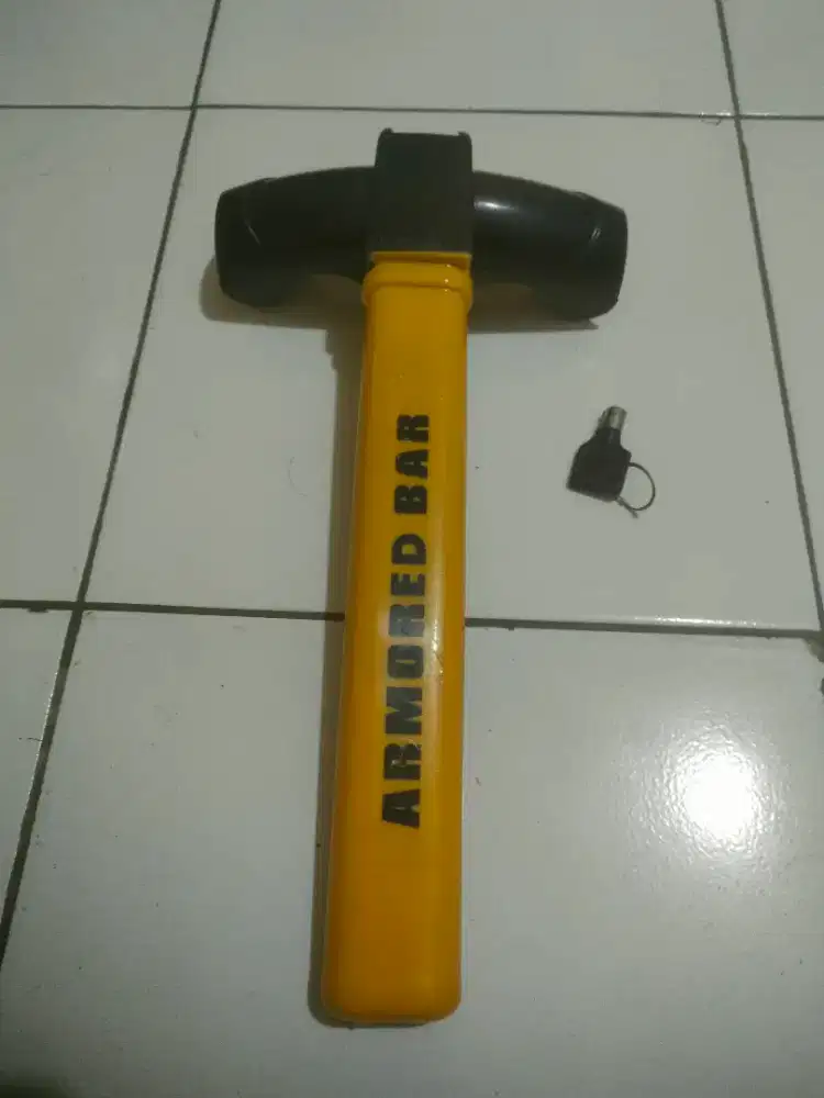 Kunci stir mobil