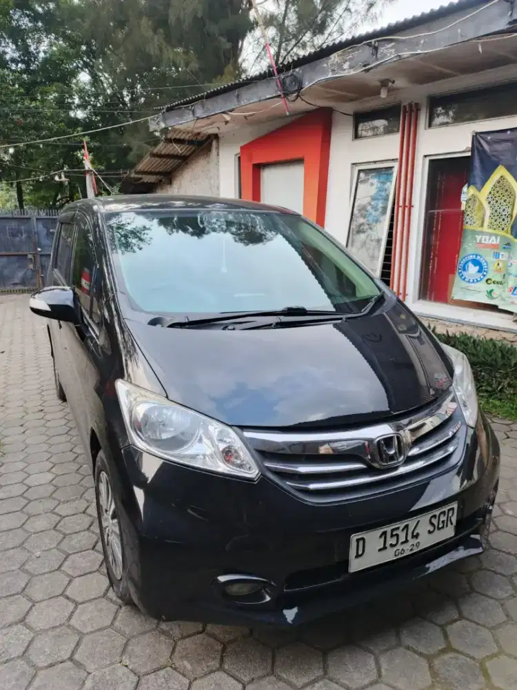 Honda Freed PSD 1.5 E AT. Tahun 2014