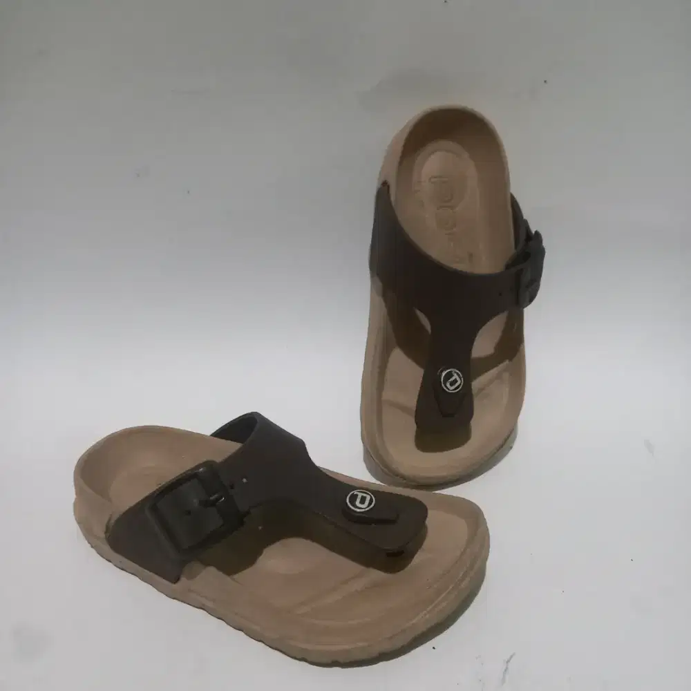 Sendal sandal anak karet