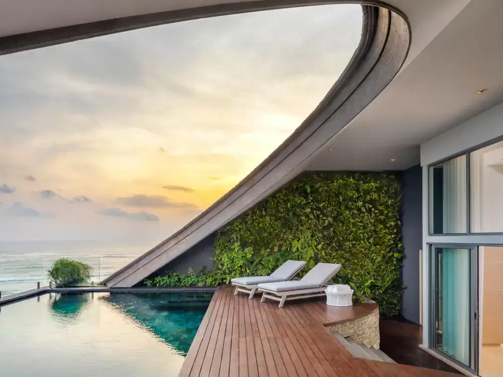 Leasehold - Oceanfront Penthouse di Canggu Rooftop Pool Pribadi