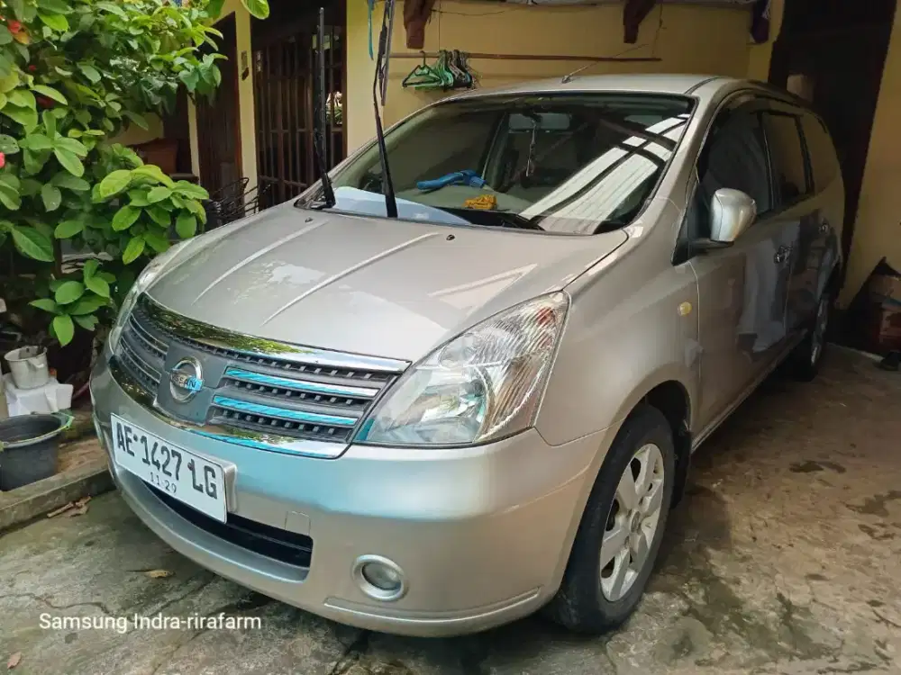 Nissan Grand livina 2011 Bensin
