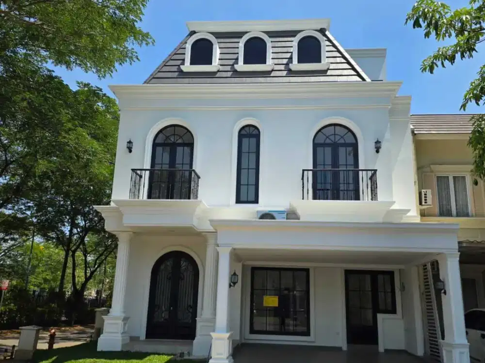 Rumah Brand New Bangunan Mandiri Gaya American Clasik di BSD