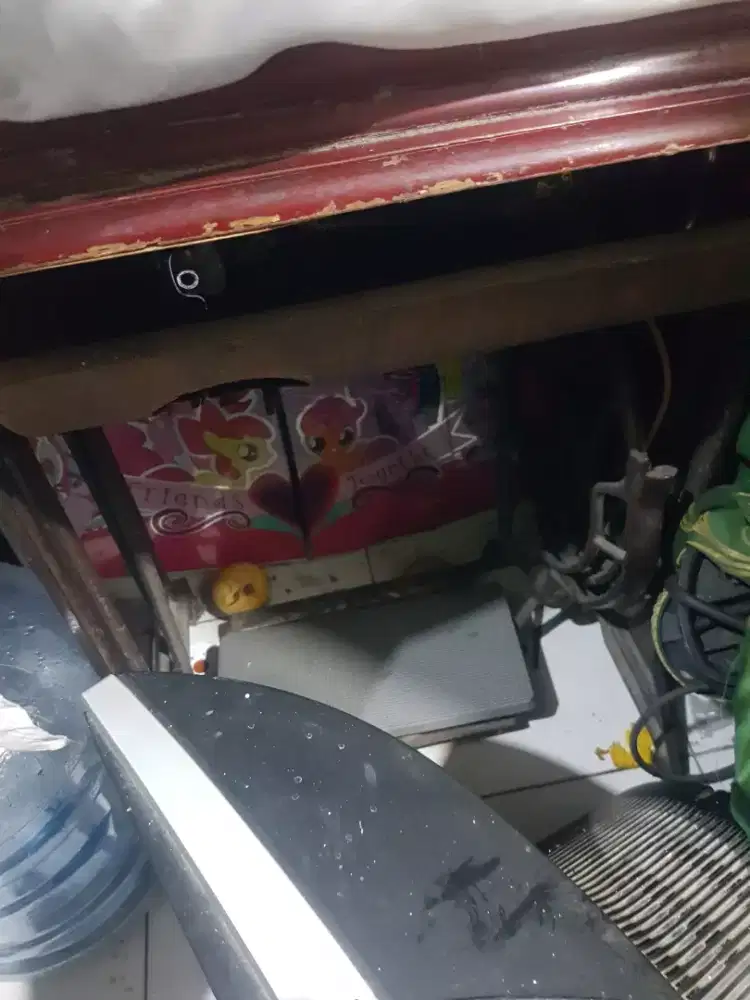 Jual mesin jahit+ tv 21 normal ga ada minus