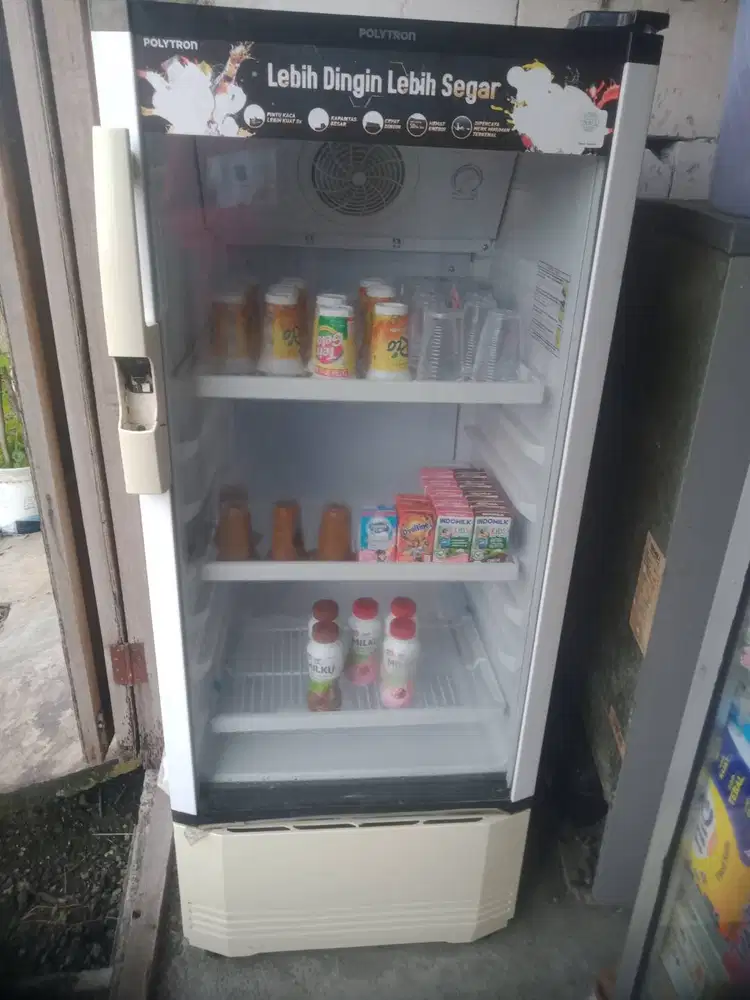 Jual cepat showcase