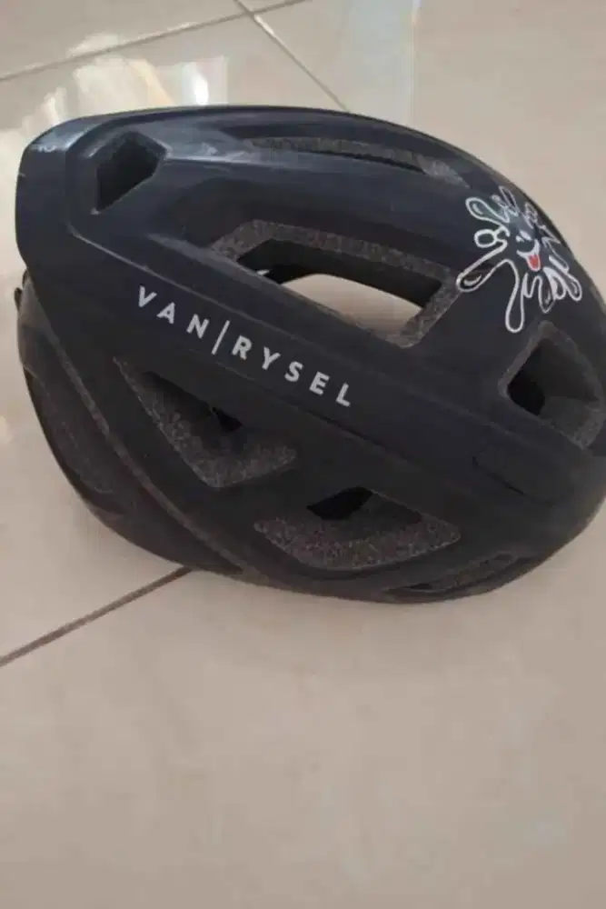 Helm Sepeda Gunung