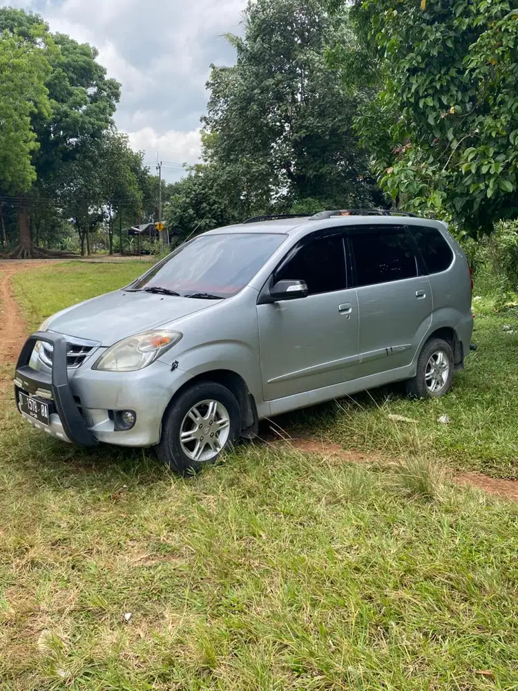 Daihatsu Xenia 2011 Bensin