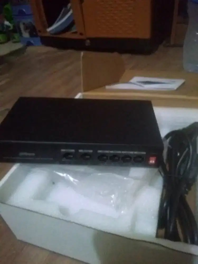 Poe switch 4 port