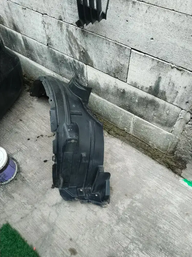 Liner fender Ayla agya kanan