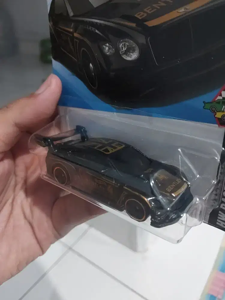 Hotwheels bentley continetal gt3