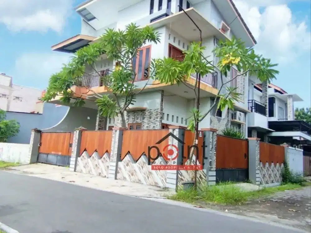 rumah bagus biew cantik tengah kota karanganyar
