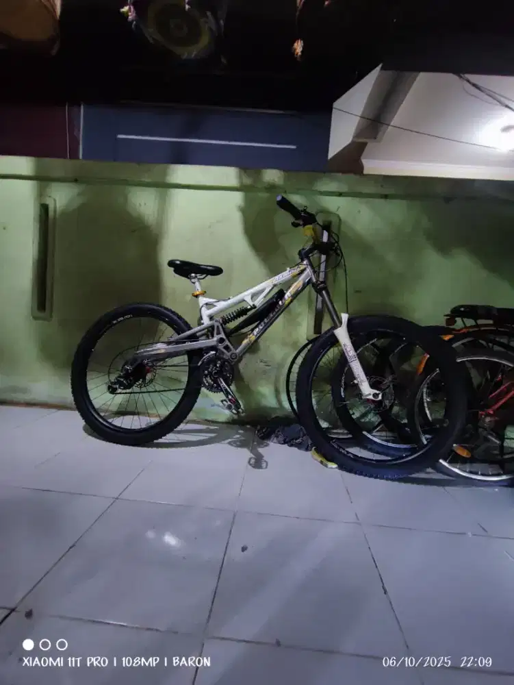 Polygon axion 3.0 fork angin travel adjust 140-180 ban 27.5