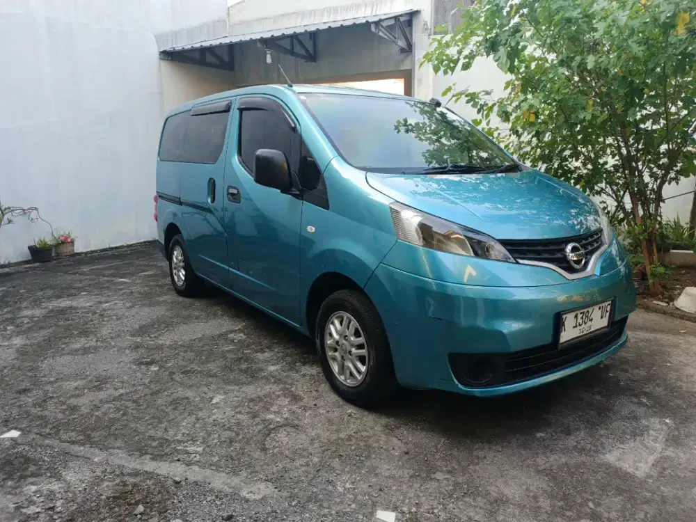 Nissan Evalia SV 2013 MT