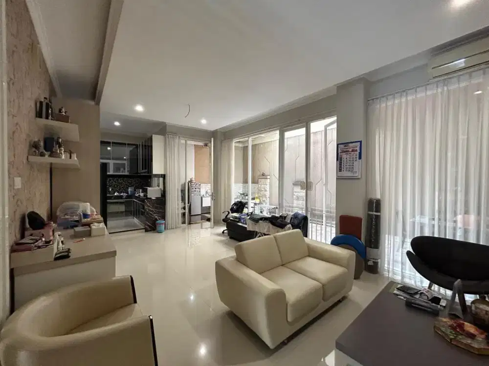 Dijual Rumah Royal Residence Semi Furnish Strategis Siap Huni