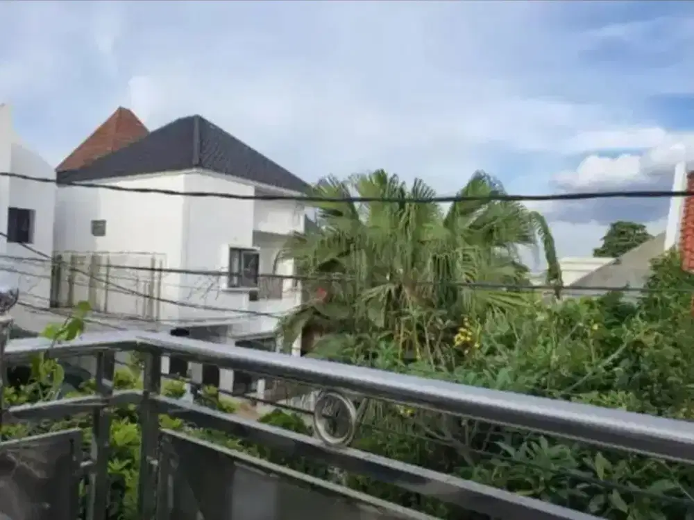 Disewakan Rumah 2 Lantai – Bisa untuk Tempat Tinggal & Kantor