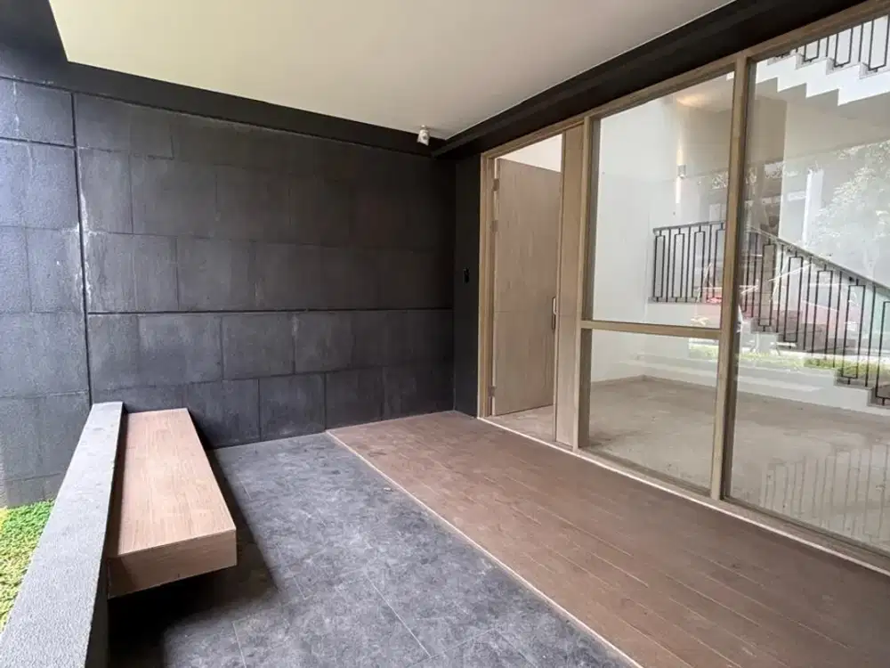 DIJUAL RUMAH HOEK VIEW CLUBHOUSE DI NAVAPARK CLUSTER LAUREL