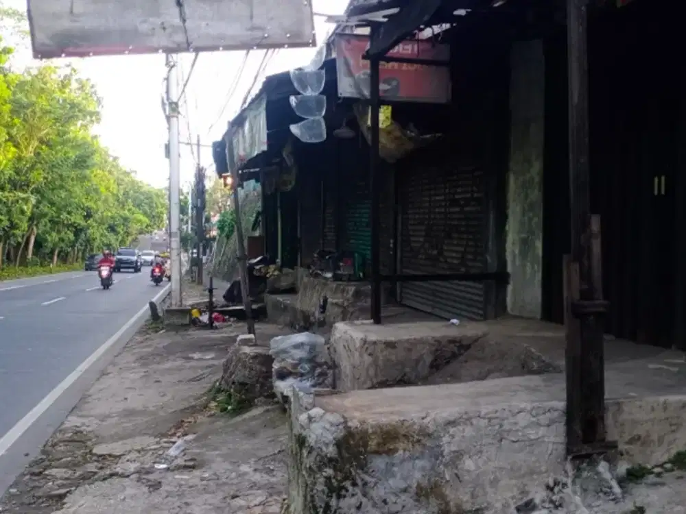 Rumah hitung tanah di Pinggir jalan Lenteng Agung Jaksel
