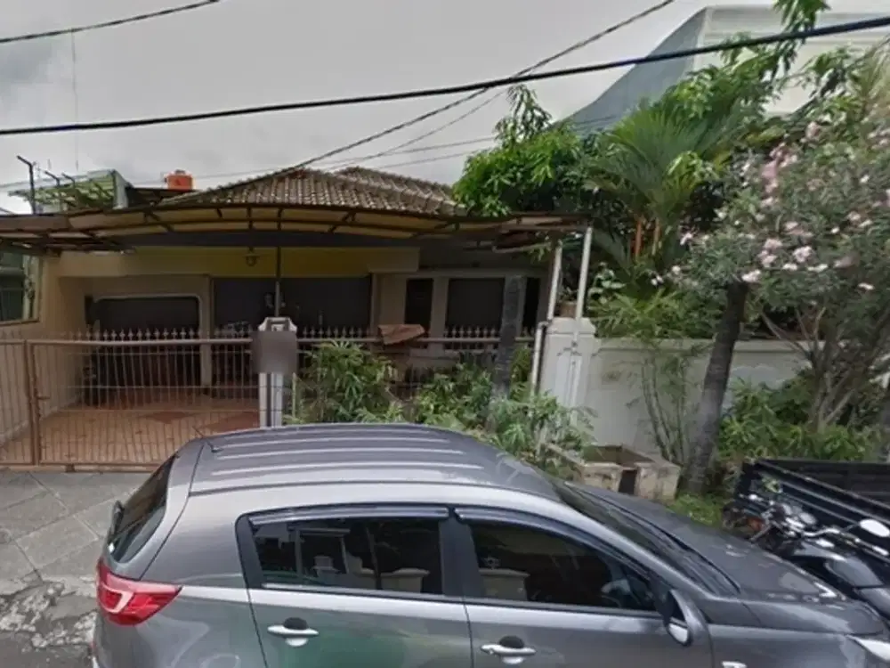 DIJUAL CEPAT RUMAH KAYU PUTIH PULOMAS HARGA MIRING