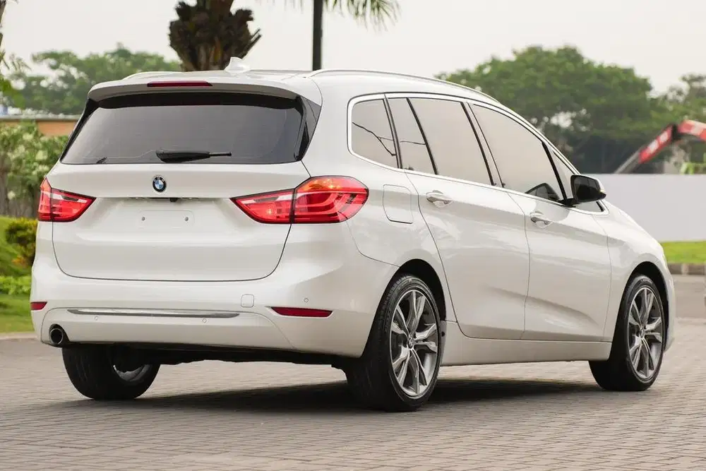 3 Baris! BMW 218i Luxury Gran Tourer Panoramic 2015 520i 320i x1 x5