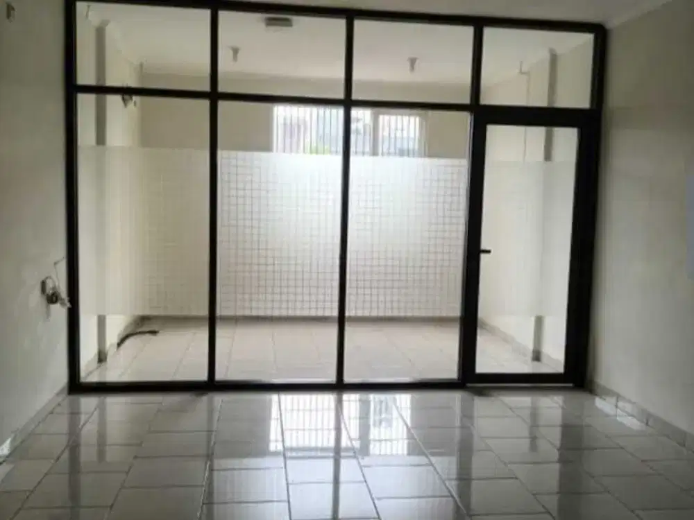 P 01.24 Dijual Ruko 3 Lantai di Taman Semanan Indah